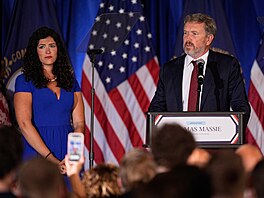 Trump�v kritik Thomas Massie prohrál republikánské primárky p�ed podzimními...
