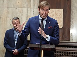 Ministr zdravotnictví Adam Vojt�ch (ANO) na brífinku k p�evozu amerického...