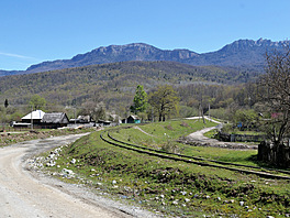 Ap�eronská úzkokolejka, Krasnodarský kraj, Rusko. (village Otdalenny)