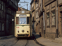 Tramvajové linky v NDR vedly mnohdy stísn�ným prostorem