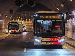Pra�ský tunelový autobus linky 145 absolvoval dal�í zku�ební jízdu v tunelovém...