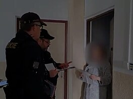 Cizinci na Pardubicku podvodn� �erpali statisícové dávky.