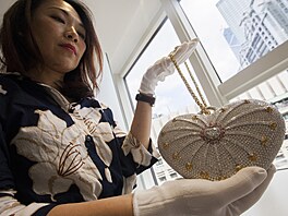 nejdra��í kabelky sv�ta -  Mouawad 1001 Nights Diamond Purse