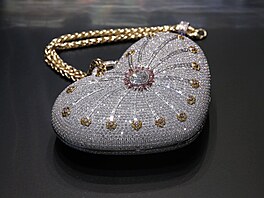 nejdra��í kabelky sv�ta -  Mouawad 1001 Nights Diamond Purse