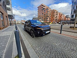 Jízdn� je to klasické velké SUV�ko, které je velmi p�íjemné, dob�e odlad�né,...