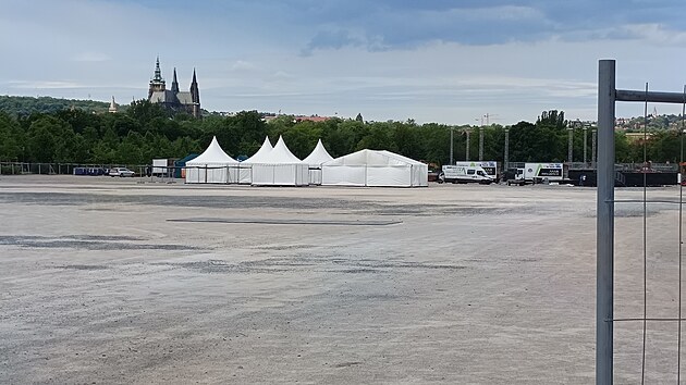 P��prava na Spartafest v Praze na Letn�. Are�l festivalu zabere t�m�� celou Letenskou pl��. (20. kv�tna 2026)