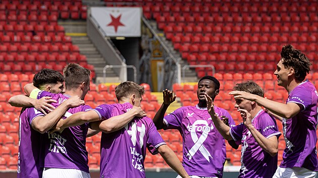 LİGİN EN İYİSİ: Eden'de gençler ve Dukla'da kendi kalelerine atılan goller