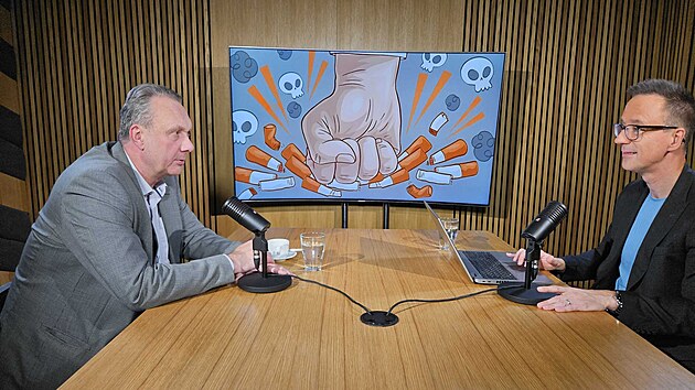 Hostem po�adu Rozst�el je epidemiolog a adiktolog Viktor Mrav��k. Po�ad moderuje Vladim�r Vok�l.