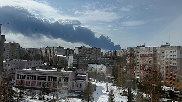 Ukrajinsk� drony zas�hly rafinerii v rusk�m m�st� Kstovo. (23. dubna 2026)