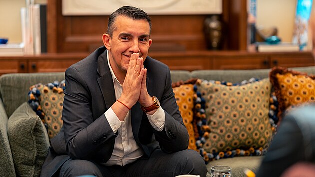 Marc Riera p�sob� od �ervence 2023 jako v�konn� viceprezident spole�nosti Seat S.A. pro oblast n�kupu a z�rove� je �lenem jej�ho p�edstavenstva.