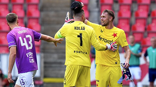 Sl�vistick� brank�� Ond�ej Kol�� st��d� v posledn�m z�pase sezony Jakuba Markovi�e.
