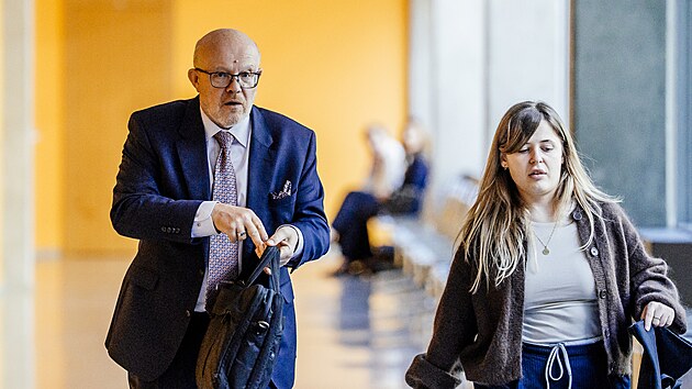 B�val� ministr zdravotnictv� Vlastimil V�lek vypov�dal u soudu v kauze �dajn�ho vyd�r�n� kardiochirurg� Jana Pirka a Ivana Netuky. (20. kv�tna 2026)