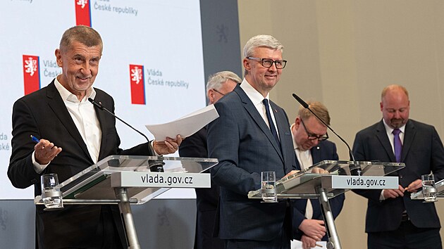 Tiskov� konference po jedn�n� vl�dy. Na sn�mku hovo�� premi�r Andrej Babi� (ANO). (25. kv�tna 2026)