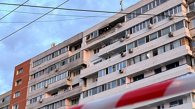 D�m v rumunsk�m m�st� Galati zas�hl dron. Podle ��ad� byl rusk�. (29. kv�tna 2026)