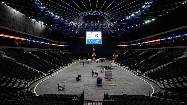 Pra�ská O2 arena se chystá na daviscupové utkání mezi �eskem a Ameri�any.