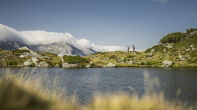 Rakousk� Obertauern (Horn� Taury), zn�m� p�edev��m jako zimn� st�edisko, nab�z� v l�t� turistiku, cyklistiku, trailrunning i odpo�inek daleko od ka�dodenn�ho shonu.