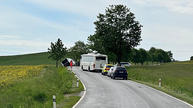 Nehoda autobusu na Rokycansku si vy��dala n�kolik lehce zran�n�ch. Ve vozidle cestovaly d�ti. (20. kv�tna 2026)