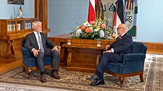 Prezident Petr Pavel (vlevo) a jeho estonský prot�j�ek Alar Karis p�i jednání v...