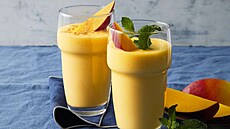Mango lassi je tradi�ní indický nápoj z manga a jogurtu