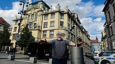 Ml�ítko na Mariálnském nám�stí p�ed budovou pra�ského magistrátu (kv�ten 2026)