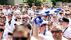 Fanou�ci ostravského Baníku se valí na stadion pra�ské Dukly.