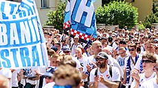 Fanou�ci ostravského Baníku se valí na stadion pra�ské Dukly.