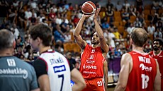 Pardubický Zed Key zahrává trestné hody v �estém semifinále Maxa NBL proti Brnu.