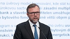 Ministr �ivotního prost�edí Igor �ervený (Motoristé)  p�edstavil na tiskové...