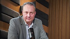 Hostem po�adu Rozst�el je epidemiolog a adiktolog Viktor Mrav�ík. Po�ad...