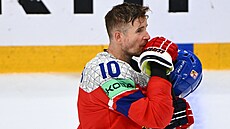 Zklamaný kapitán Roman �ervenka po proh�e s Norskem.