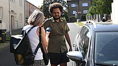 Dominik Feri po propu�t�ní z teplické v�znice. (26. kv�tna 2026)