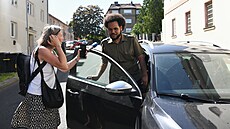 Dominik Feri po propu�t�ní z teplické v�znice. (26. kv�tna 2026)