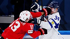 V p�stním souboji pom��ili síly domácí Nico Hischier a finský Aatu Raty.