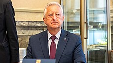 Sch�ze vlády. Na snímku  ministr obrany Jaromír Z�na. (25. kv�tna 2026)