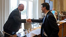 Sch�ze vlády. Na snímku Jeroným Tejc a Petr Macinka. (25. kv�tna 2026)