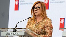 Tisková konference po jednání vlády. Na snímku ministryn� financí Alena...