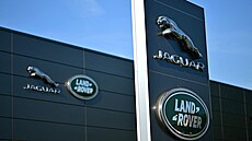 Autosalon zna�ek Jaguar a Land Rover v Tonbridge, jihovýchodn� od Londýna....