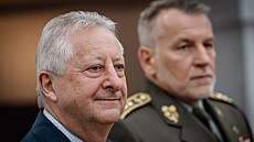Kandidát na ná�elníka generálního �tábu Miroslav Hlavá�, kterého jednomysln�...