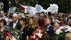 Pietní vzpomínkou na zavra�d�né �echy a antifa�isty z �ad dal�ích národností...