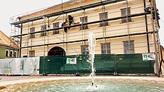Budova Staré radnice, jedna z dominant ��árského nám�stí, prochází kompletní...