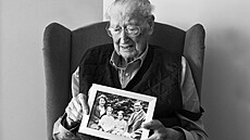 Fotograf Jind�ich Buxbaum zachytil na svých snímcích mu�e a �eny, kte�í...