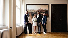 Svatba boxerské legendy Fabiany Bytyqi. Zleva oddávající Ji�í �tábl, sv�dek...