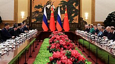 Ruský prezident Vladimir Putin a �ínský prezident Si �in-pching se ú�astní...