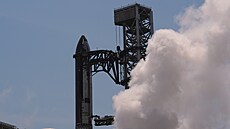 P�íprava rakety Starship spole�nosti SpaceX na základn� Starbase v Texasu. (20....