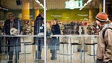 Obch�dek v centru Reykjavíku na snímku z 23. února  2011