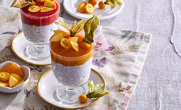 Zdravý chia pudink s ovocným pyré: Recept na dokonalou snídani z jahod a meruněk