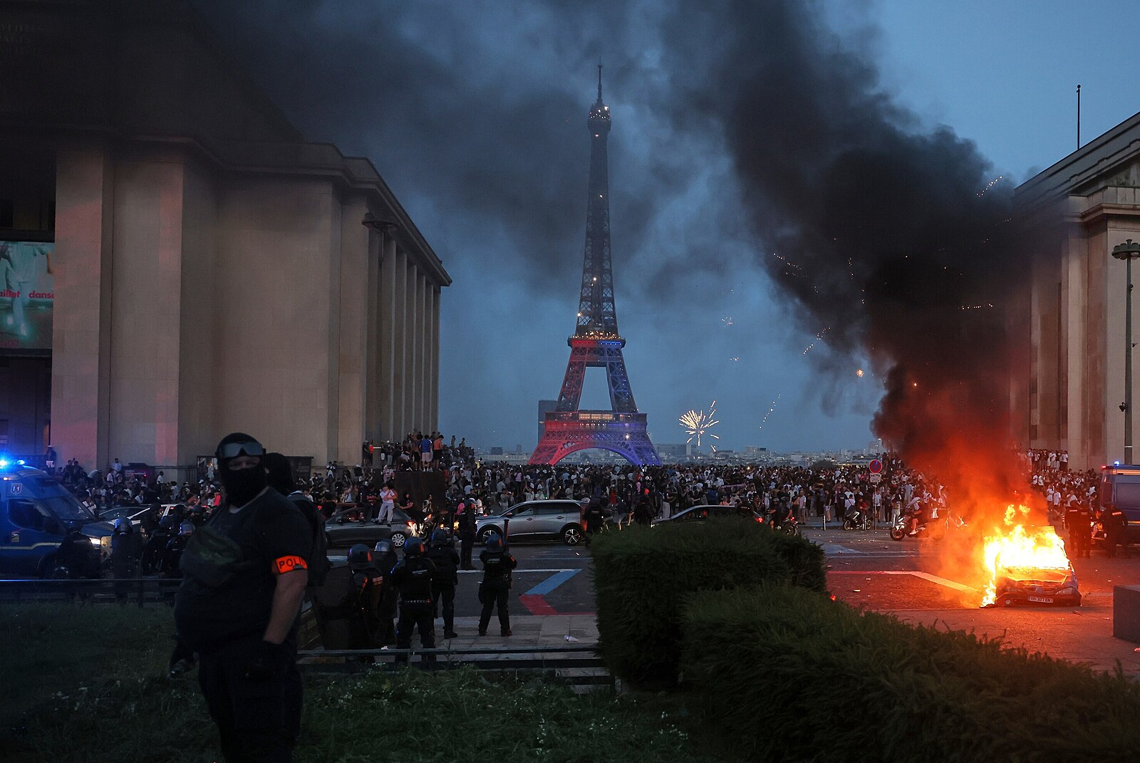Divoké oslavy ve Francii. Po výhře PSG v Lize mistrů policie zadržela stovky lidí