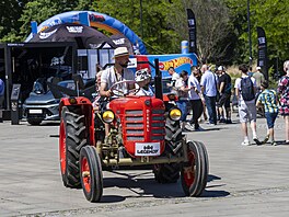 Krom� legend automobilové historie a legend závodních tratí se p�estavily i...
