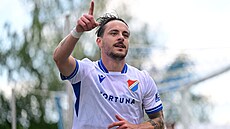 Ostravský zálo�ník Daniel Holzer slaví vst�elený gól.