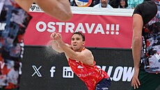 Jakub �épka brání útok polskch soupe��.